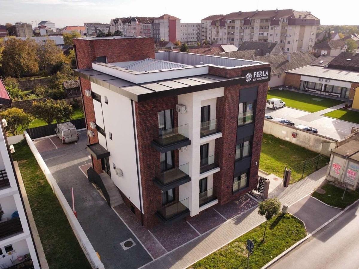 Perla Lux Apartmani Indija Bagian luar foto